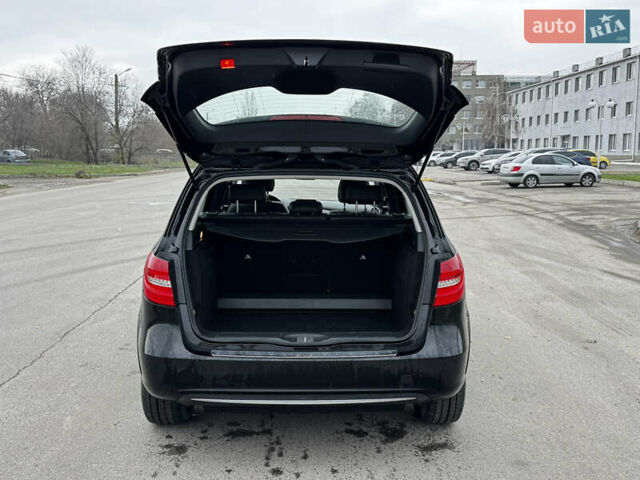 Черный Мерседес Б-класс, объемом двигателя 0 л и пробегом 95 тыс. км за 9700 $, фото 7 на Automoto.ua