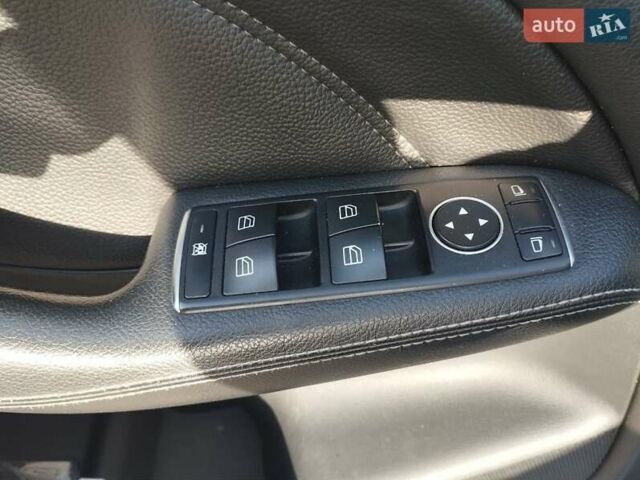 Черный Мерседес Б-класс, объемом двигателя 1.46 л и пробегом 330 тыс. км за 10290 $, фото 11 на Automoto.ua