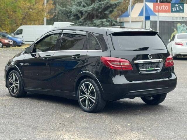 Черный Мерседес Б-класс, объемом двигателя 2 л и пробегом 190 тыс. км за 10900 $, фото 3 на Automoto.ua