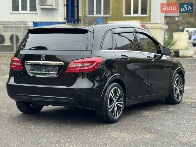 Черный Мерседес Б-класс, объемом двигателя 2 л и пробегом 190 тыс. км за 10900 $, фото 5 на Automoto.ua