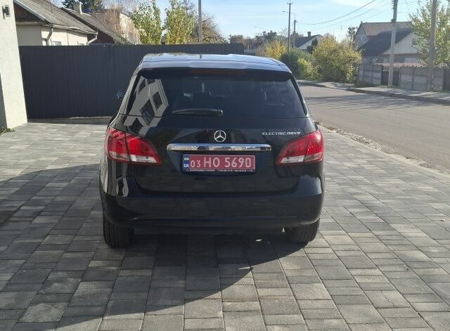 Черный Мерседес Б-класс, объемом двигателя 0 л и пробегом 149 тыс. км за 8200 $, фото 1 на Automoto.ua