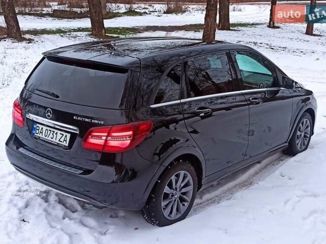 Черный Мерседес Б-класс, объемом двигателя 0 л и пробегом 105 тыс. км за 11500 $, фото 8 на Automoto.ua