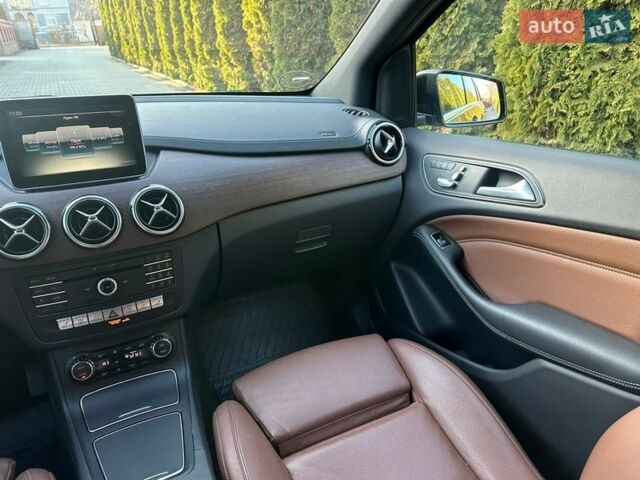 Чорний Мерседес Б-клас, об'ємом двигуна 0 л та пробігом 117 тис. км за 9500 $, фото 35 на Automoto.ua