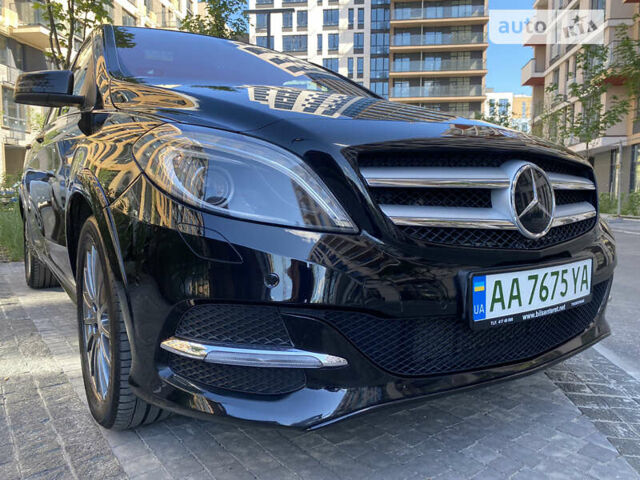 Чорний Мерседес Б-клас, об'ємом двигуна 0 л та пробігом 85 тис. км за 14000 $, фото 2 на Automoto.ua