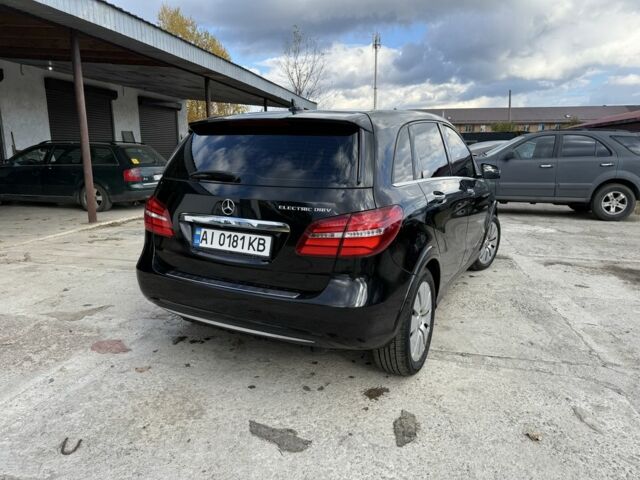 Черный Мерседес Б-класс, объемом двигателя 0 л и пробегом 190 тыс. км за 10200 $, фото 2 на Automoto.ua