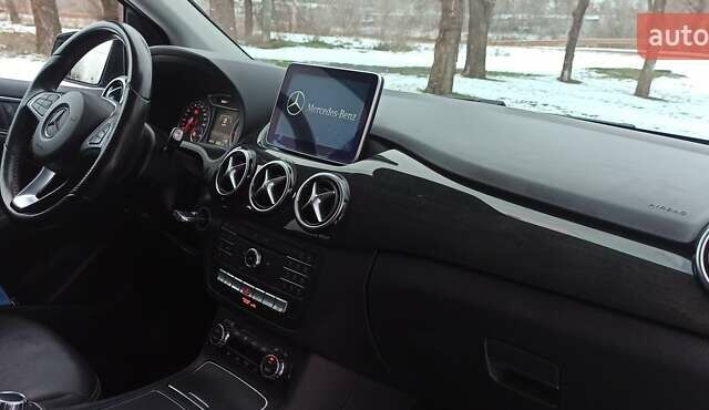 Черный Мерседес Б-класс, объемом двигателя 0 л и пробегом 105 тыс. км за 11500 $, фото 13 на Automoto.ua