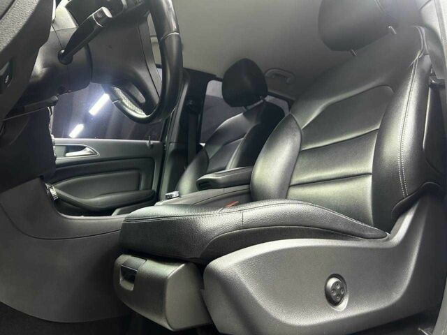 Черный Мерседес Б-класс, объемом двигателя 0 л и пробегом 116 тыс. км за 10300 $, фото 6 на Automoto.ua