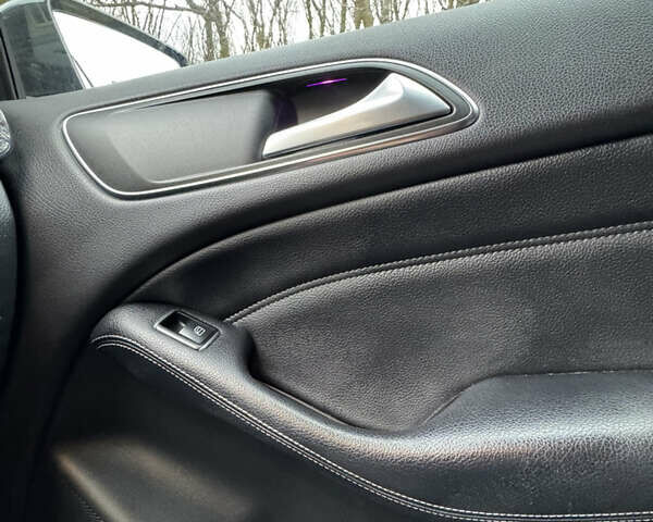 Чорний Мерседес Б-клас, об'ємом двигуна 0 л та пробігом 123 тис. км за 8800 $, фото 18 на Automoto.ua