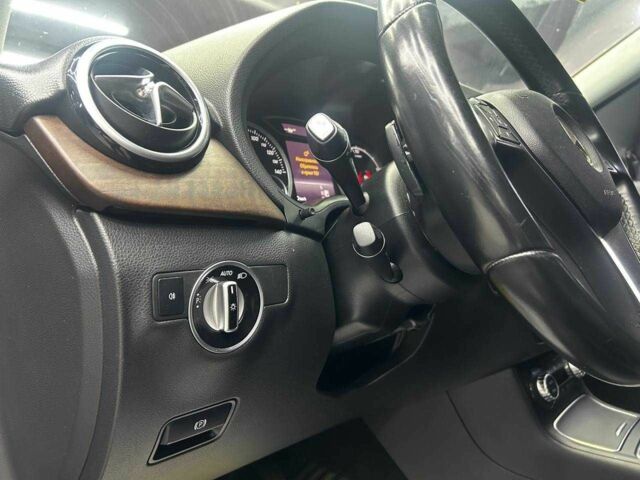 Черный Мерседес Б-класс, объемом двигателя 0 л и пробегом 116 тыс. км за 10300 $, фото 7 на Automoto.ua