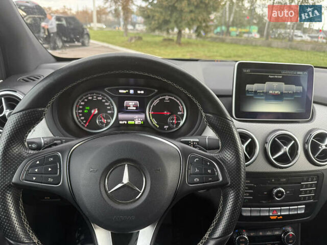 Мерседес Б-клас 2015 у Житомирі на Automoto.ua Чорний Мерседес Б-клас, об'ємом двигуна 0 л та пробігом 120 тис. км за 10200 $, фото 11 на Automoto.ua