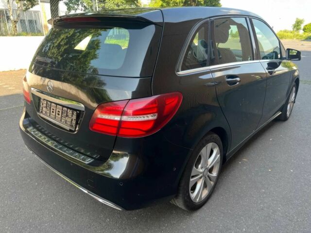 Черный Мерседес Б-класс, объемом двигателя 2 л и пробегом 70 тыс. км за 10200 $, фото 4 на Automoto.ua