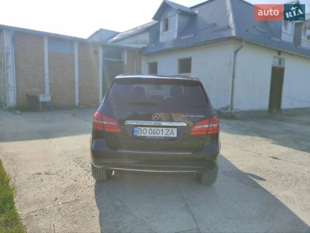 Черный Мерседес Б-класс, объемом двигателя 0 л и пробегом 140 тыс. км за 12500 $, фото 6 на Automoto.ua
