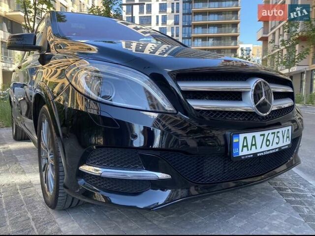 Чорний Мерседес Б-клас, об'ємом двигуна 0 л та пробігом 120 тис. км за 12500 $, фото 1 на Automoto.ua