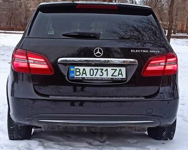 Черный Мерседес Б-класс, объемом двигателя 0 л и пробегом 105 тыс. км за 11500 $, фото 7 на Automoto.ua