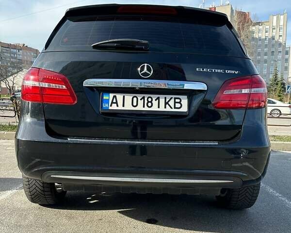 Чорний Мерседес Б-клас, об'ємом двигуна 0 л та пробігом 193 тис. км за 10500 $, фото 6 на Automoto.ua