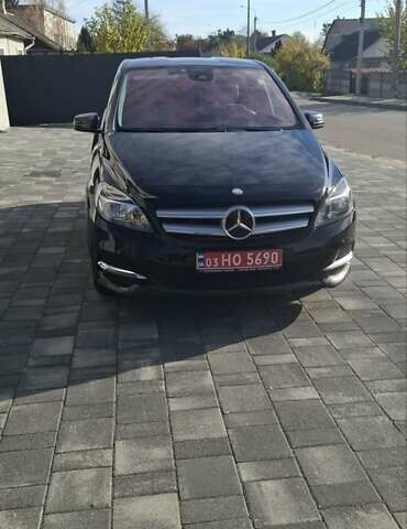 Черный Мерседес Б-класс, объемом двигателя 0 л и пробегом 140 тыс. км за 8799 $, фото 4 на Automoto.ua