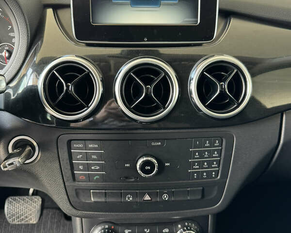 Черный Мерседес Б-класс, объемом двигателя 1.6 л и пробегом 210 тыс. км за 11800 $, фото 15 на Automoto.ua