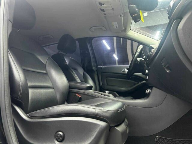 Черный Мерседес Б-класс, объемом двигателя 0 л и пробегом 116 тыс. км за 10300 $, фото 19 на Automoto.ua