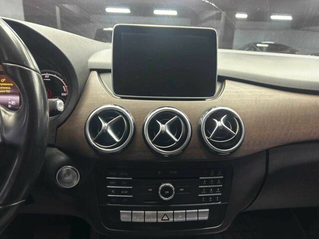 Черный Мерседес Б-класс, объемом двигателя 0 л и пробегом 116 тыс. км за 10300 $, фото 14 на Automoto.ua