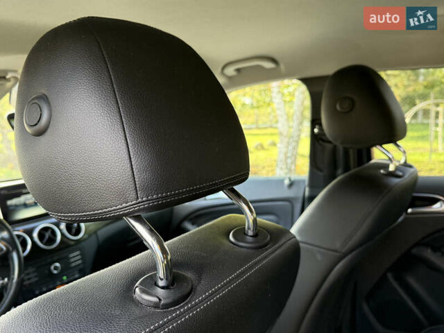 Черный Мерседес Б-класс, объемом двигателя 0 л и пробегом 120 тыс. км за 9499 $, фото 18 на Automoto.ua