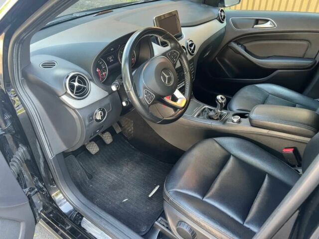 Черный Мерседес Б-класс, объемом двигателя 2 л и пробегом 70 тыс. км за 10200 $, фото 6 на Automoto.ua