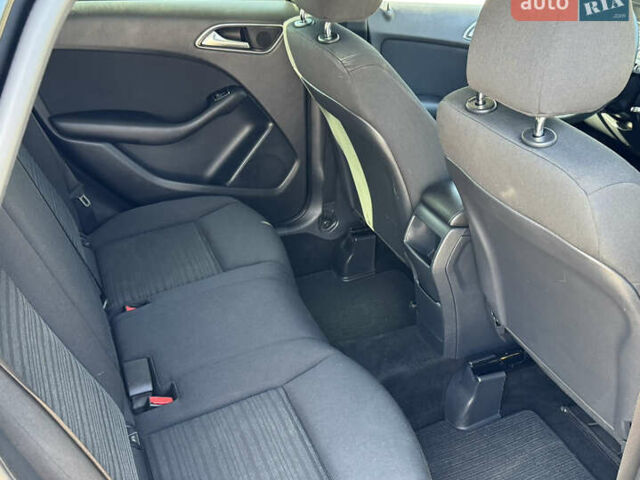 Черный Мерседес Б-класс, объемом двигателя 1.6 л и пробегом 210 тыс. км за 11800 $, фото 14 на Automoto.ua