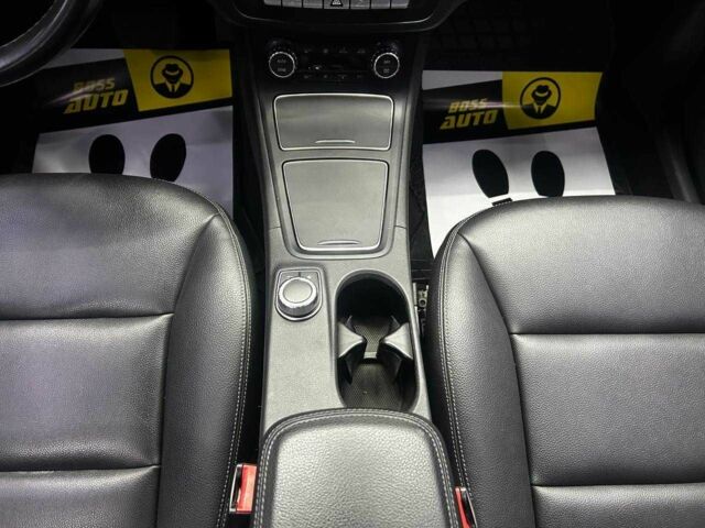 Черный Мерседес Б-класс, объемом двигателя 0 л и пробегом 116 тыс. км за 10300 $, фото 17 на Automoto.ua