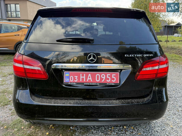 Черный Мерседес Б-класс, объемом двигателя 0 л и пробегом 120 тыс. км за 9499 $, фото 11 на Automoto.ua