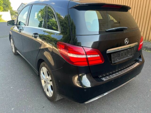 Черный Мерседес Б-класс, объемом двигателя 2 л и пробегом 70 тыс. км за 10200 $, фото 3 на Automoto.ua