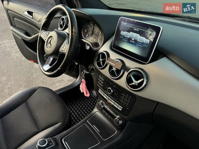 Черный Мерседес Б-класс, объемом двигателя 0 л и пробегом 88 тыс. км за 8750 $, фото 44 на Automoto.ua