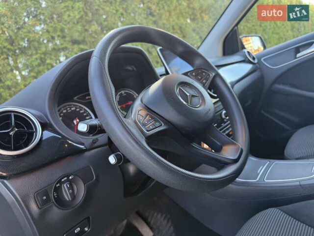 Мерседес Б-клас 2015 у Львові на Automoto.ua Чорний Мерседес Б-клас, об'ємом двигуна 0 л та пробігом 80 тис. км за 9900 $, фото 9 на Automoto.ua