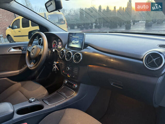 Чорний Мерседес Б-клас, об'ємом двигуна 0 л та пробігом 80 тис. км за 9300 $, фото 9 на Automoto.ua