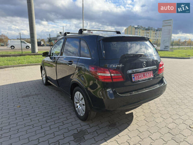 Чорний Мерседес Б-клас, об'ємом двигуна 0 л та пробігом 180 тис. км за 8800 $, фото 5 на Automoto.ua