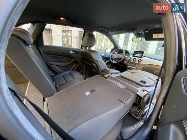 Чорний Мерседес Б-клас, об'ємом двигуна 0 л та пробігом 120 тис. км за 12500 $, фото 10 на Automoto.ua
