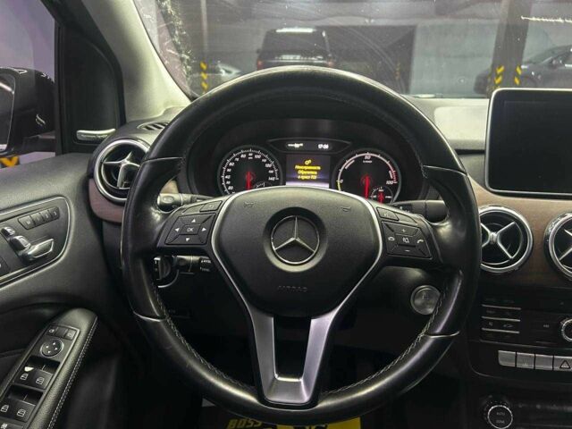 Черный Мерседес Б-класс, объемом двигателя 0 л и пробегом 116 тыс. км за 10300 $, фото 12 на Automoto.ua