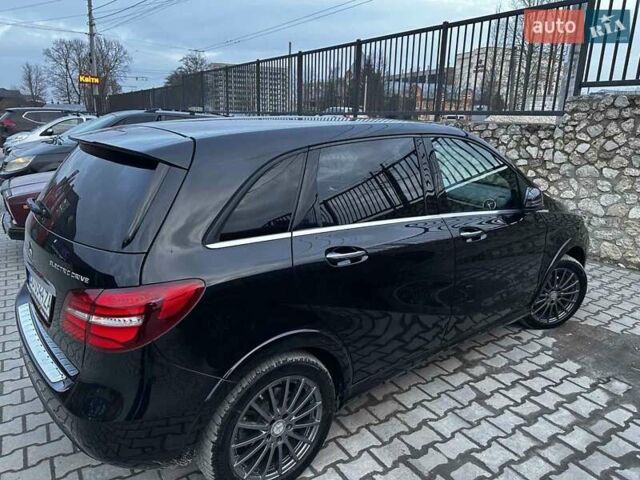 Чорний Мерседес Б-клас, об'ємом двигуна 0 л та пробігом 130 тис. км за 11000 $, фото 14 на Automoto.ua