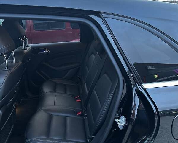 Чорний Мерседес Б-клас, об'ємом двигуна 0 л та пробігом 130 тис. км за 11000 $, фото 5 на Automoto.ua