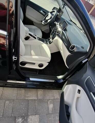 Черный Мерседес Б-класс, объемом двигателя 0 л и пробегом 140 тыс. км за 8799 $, фото 3 на Automoto.ua