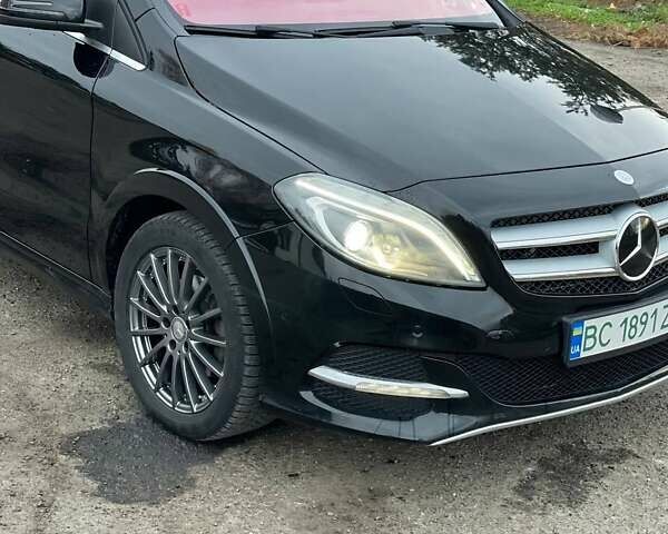 Черный Мерседес Б-класс, объемом двигателя 0 л и пробегом 109 тыс. км за 9900 $, фото 4 на Automoto.ua