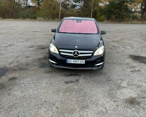 Черный Мерседес Б-класс, объемом двигателя 0 л и пробегом 109 тыс. км за 9900 $, фото 12 на Automoto.ua