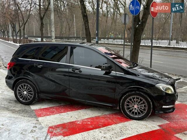 Черный Мерседес Б-класс, объемом двигателя 0 л и пробегом 88 тыс. км за 11000 $, фото 5 на Automoto.ua