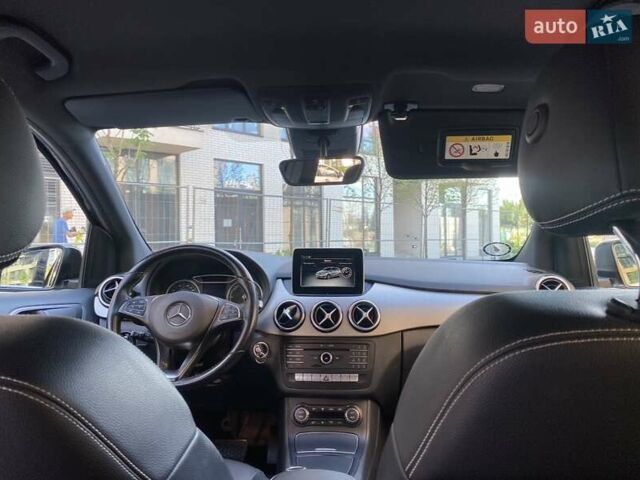 Чорний Мерседес Б-клас, об'ємом двигуна 0 л та пробігом 120 тис. км за 12500 $, фото 17 на Automoto.ua