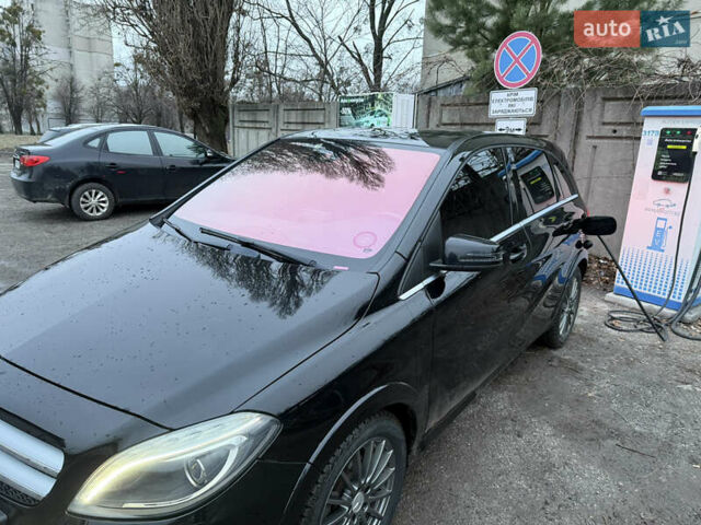 Черный Мерседес Б-класс, объемом двигателя 0 л и пробегом 66 тыс. км за 13500 $, фото 3 на Automoto.ua