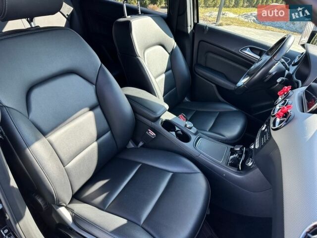 Черный Мерседес Б-класс, объемом двигателя 0 л и пробегом 95 тыс. км за 9600 $, фото 14 на Automoto.ua