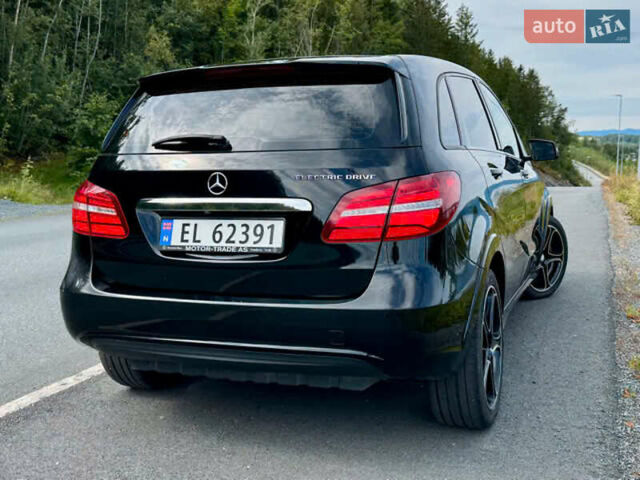 Мерседес Б-класс 2015 в Львове на Automoto.ua Черный Мерседес Б-класс, объемом двигателя 0 л и пробегом 83 тыс. км за 10550 $, фото 5 на Automoto.ua