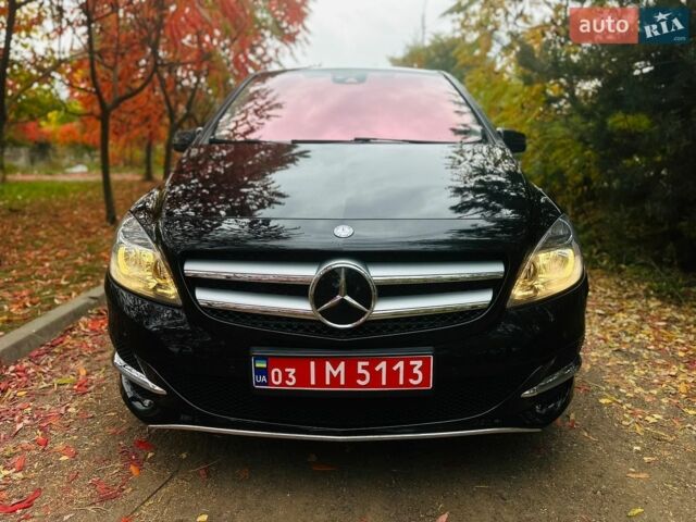 Чорний Мерседес Б-клас, об'ємом двигуна 0 л та пробігом 106 тис. км за 10500 $, фото 1 на Automoto.ua