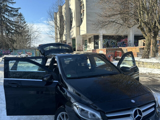 Чорний Мерседес Б-клас, об'ємом двигуна 1.46 л та пробігом 212 тис. км за 13500 $, фото 7 на Automoto.ua