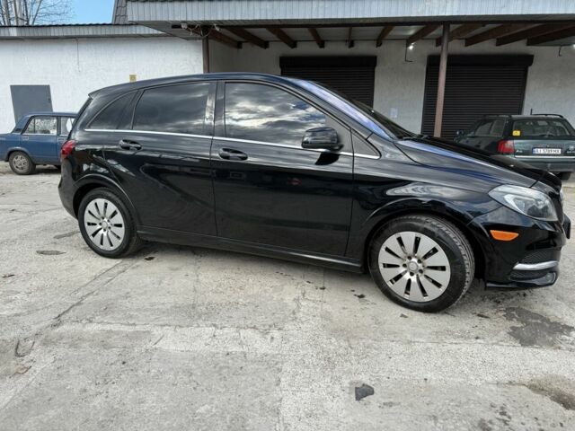 Черный Мерседес Б-класс, объемом двигателя 0 л и пробегом 190 тыс. км за 10200 $, фото 1 на Automoto.ua