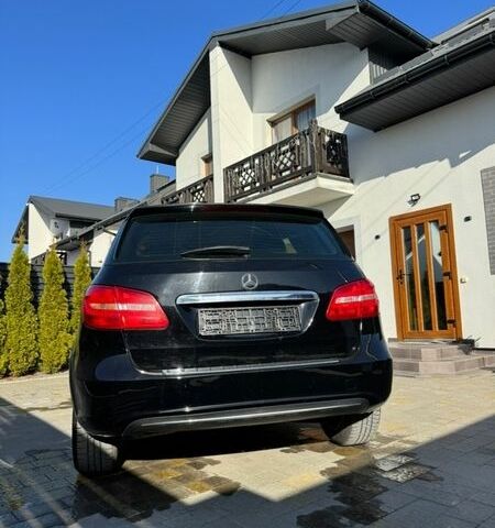 Чорний Мерседес Б-клас, об'ємом двигуна 1.99 л та пробігом 240 тис. км за 8700 $, фото 9 на Automoto.ua