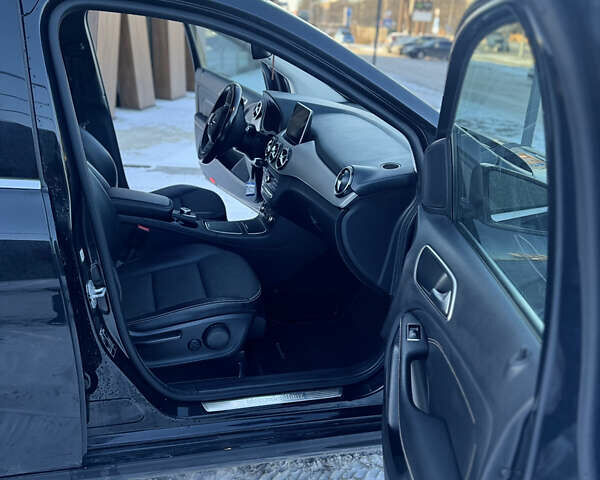 Черный Мерседес Б-класс, объемом двигателя 0 л и пробегом 111 тыс. км за 8799 $, фото 60 на Automoto.ua